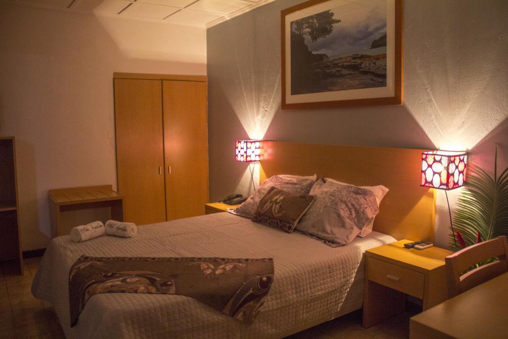 Hotel Avenida Сао Томе Екстериор снимка